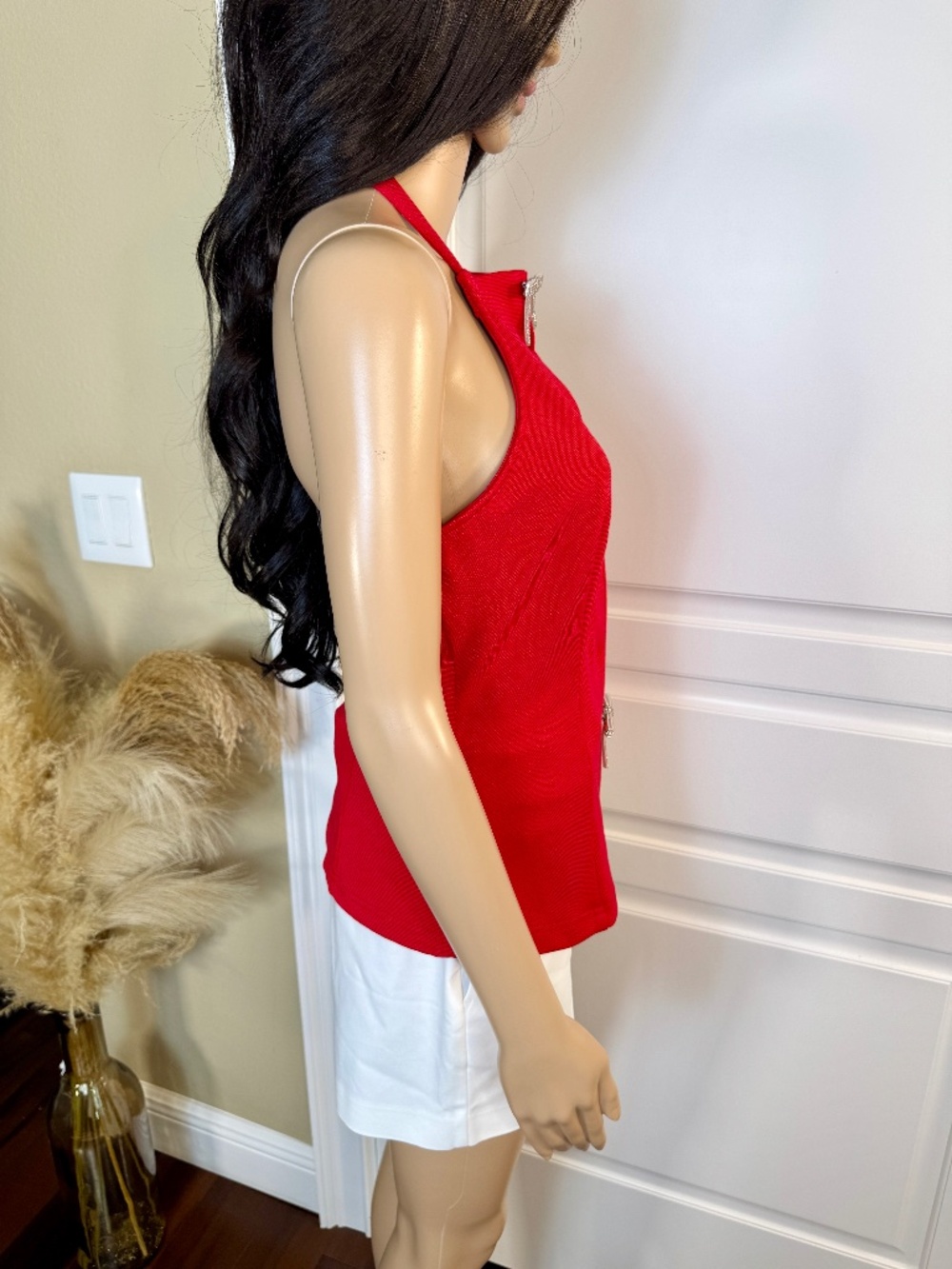 MAEVE ANTHROPOLOGIE EMBELLISHED BOW RED HALTER TOP - MEDIUM - Picture 9 of 17